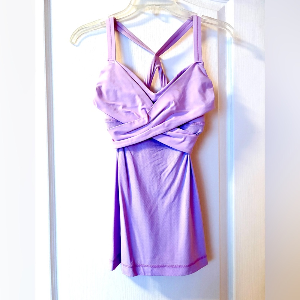 Lululemon Wrap it Up Tank Lilac 💜 Twist Front Cross Strap Size 6 Pads Included